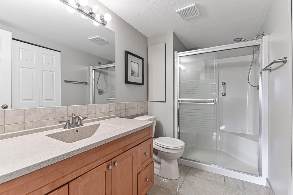 Photo 9 of 207 33233 E Bourquin Crescent, Abbotsford BC