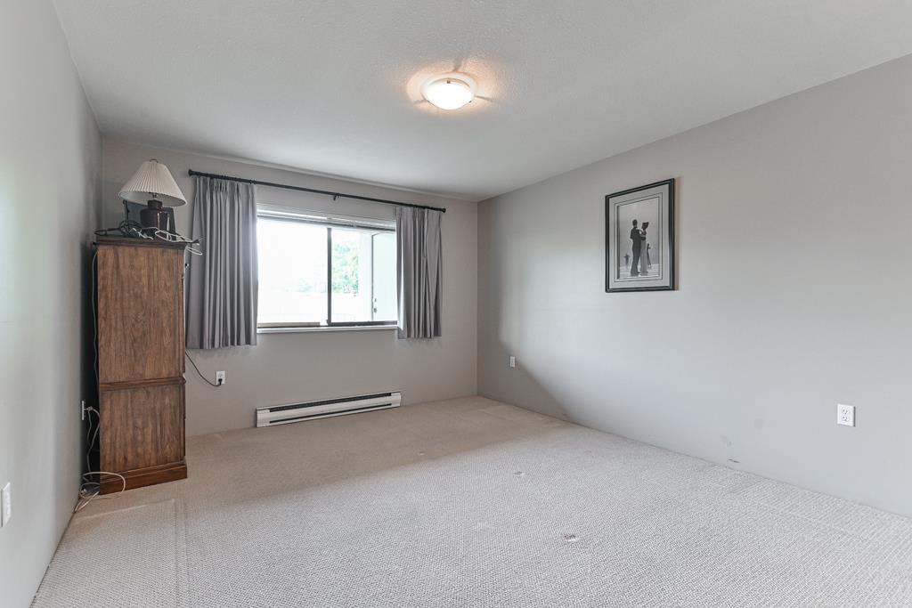 Photo 10 of 207 33233 E Bourquin Crescent, Abbotsford BC