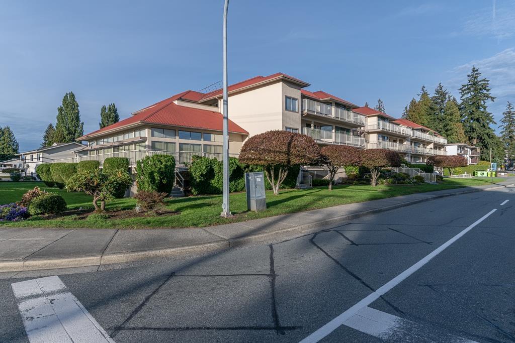 Photo 29 of 207 33233 E Bourquin Crescent, Abbotsford BC