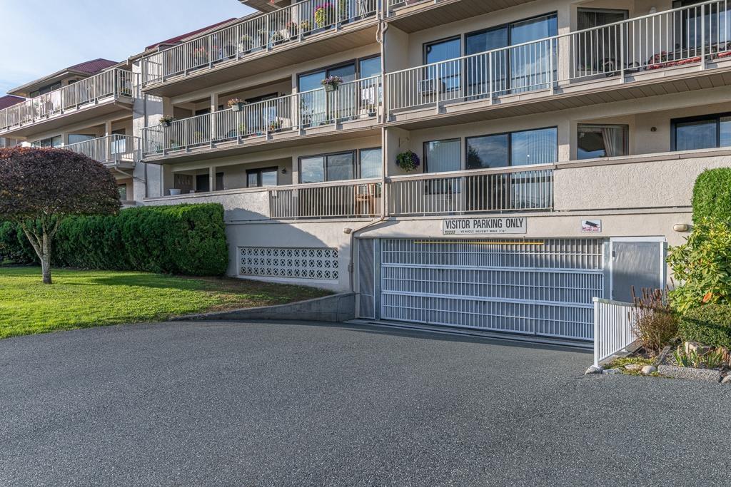 Photo 28 of 207 33233 E Bourquin Crescent, Abbotsford BC