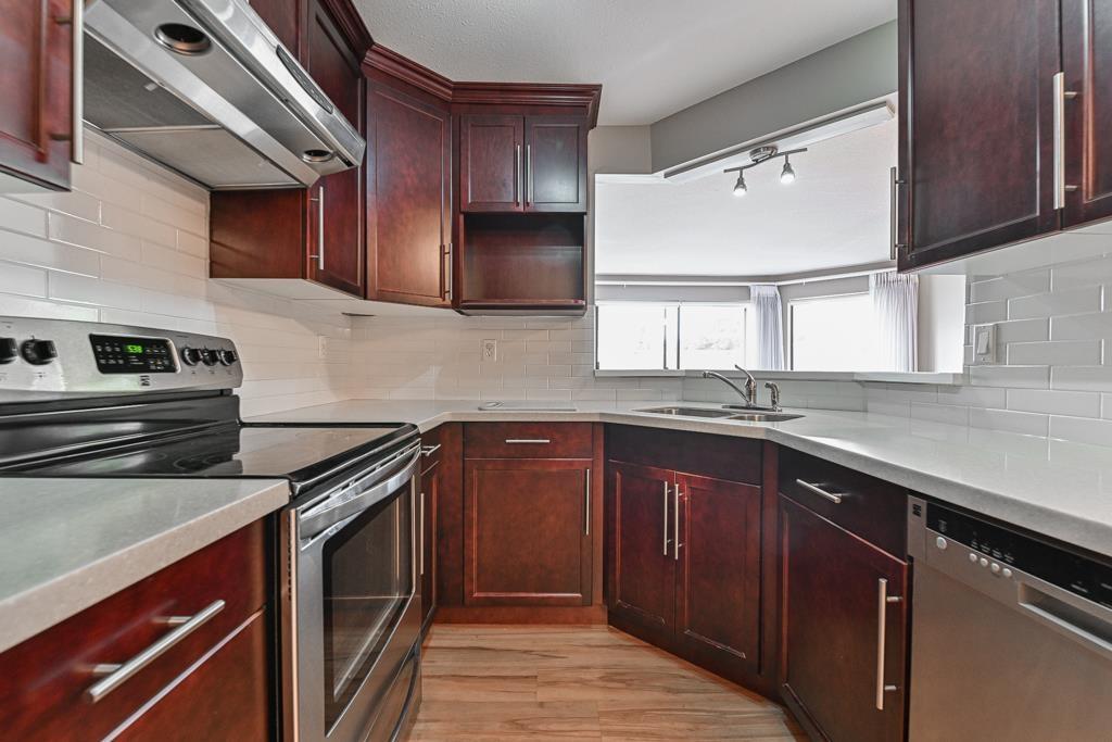 Photo 7 of 207 33233 E Bourquin Crescent, Abbotsford BC