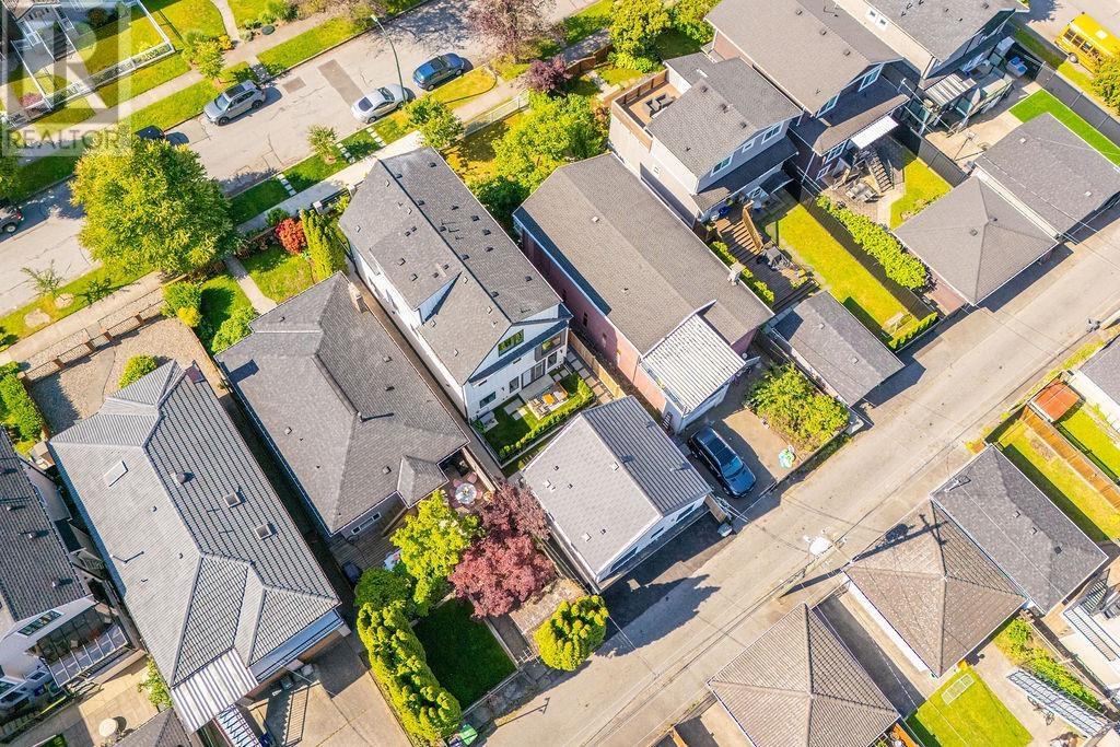 1 2727 PARKER STREET, Vancouver real estate listing R3013067