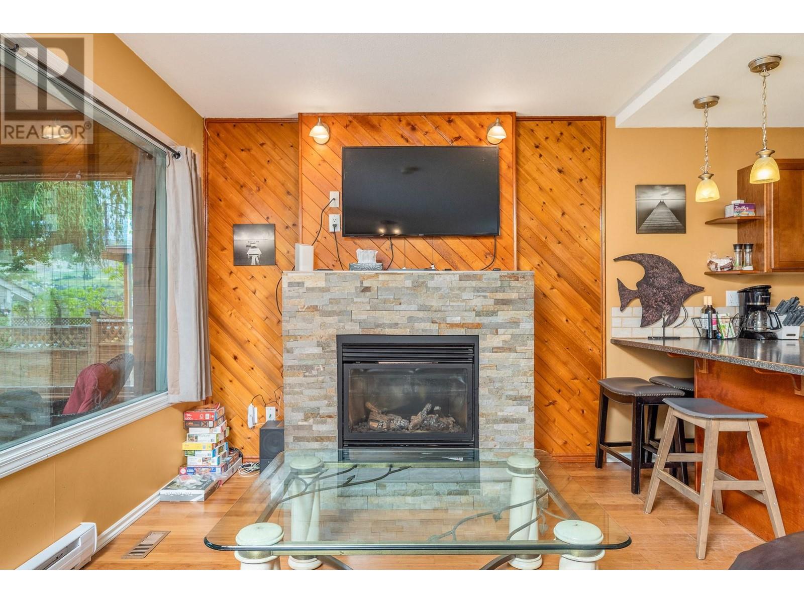 2612 Lakeshore Road, Vernon