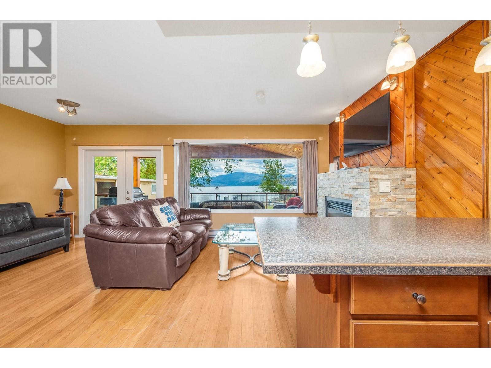 2612 Lakeshore Road, Vernon