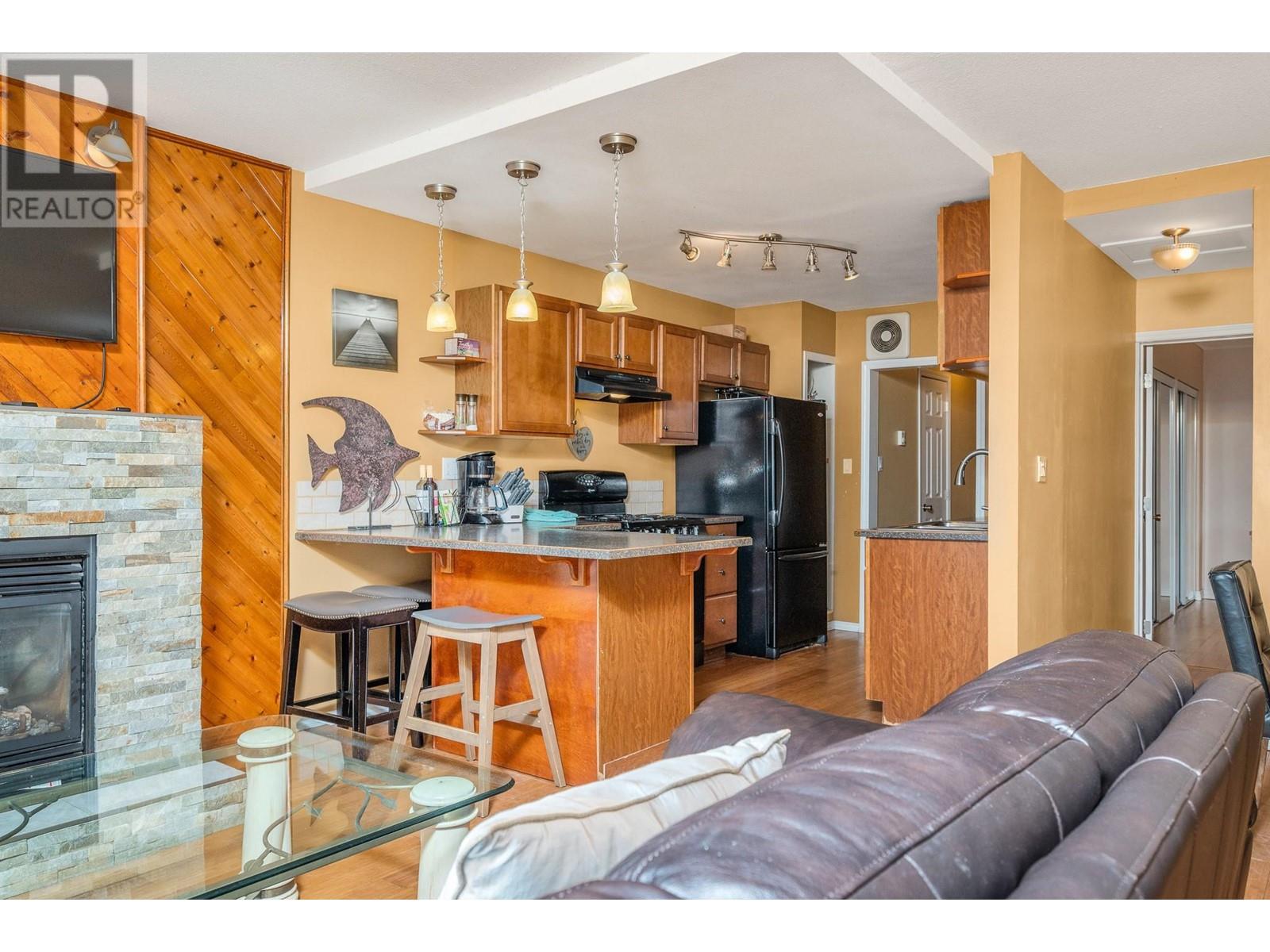 2612 Lakeshore Road, Vernon