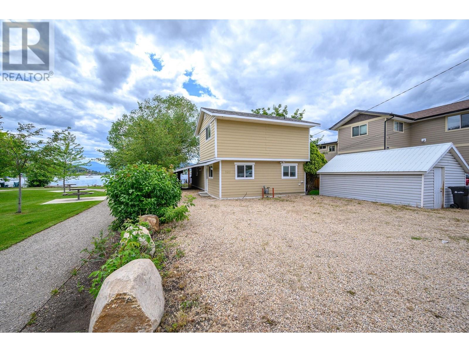 2612 Lakeshore Road, Vernon