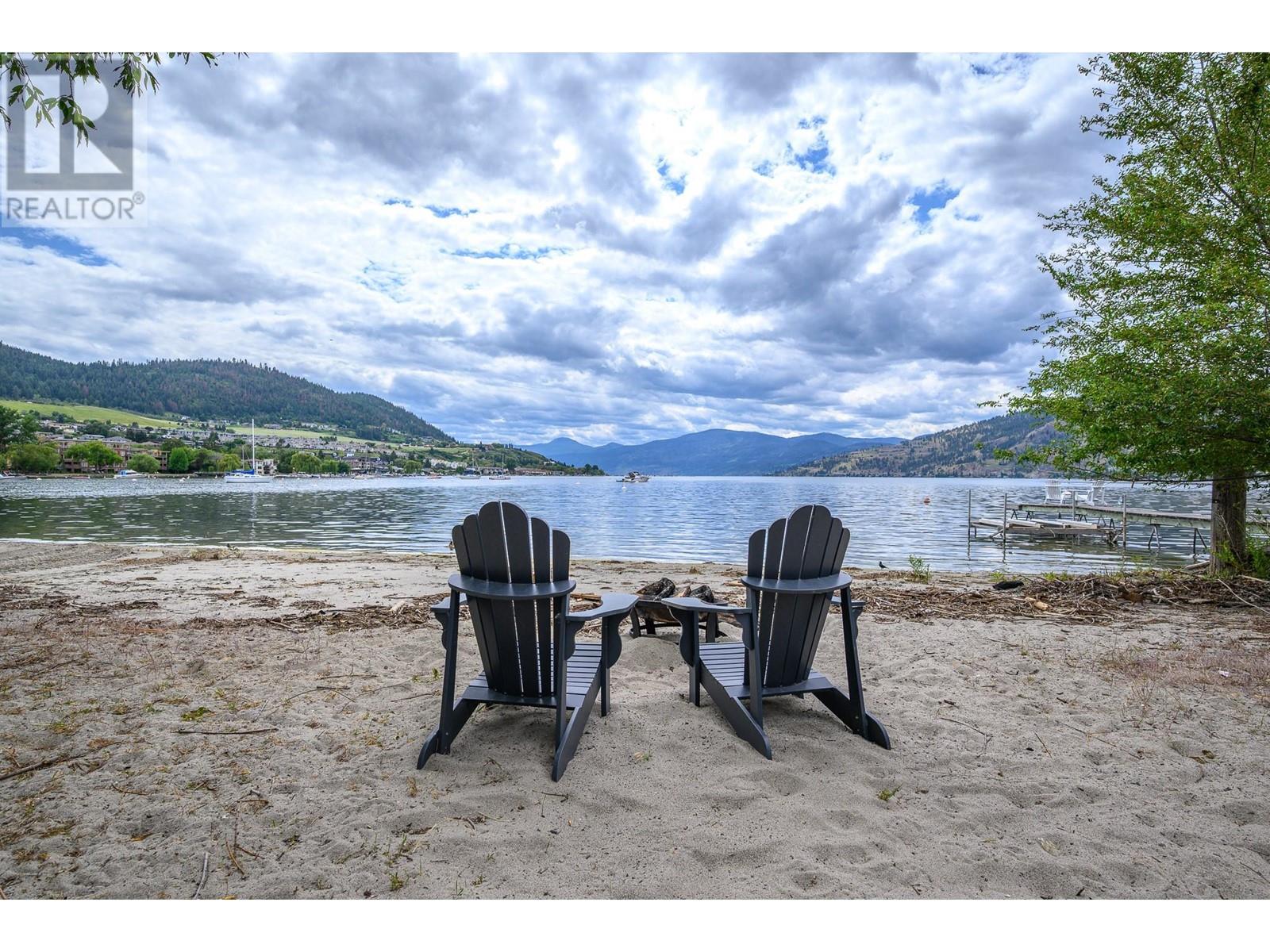 2612 Lakeshore Road, Vernon