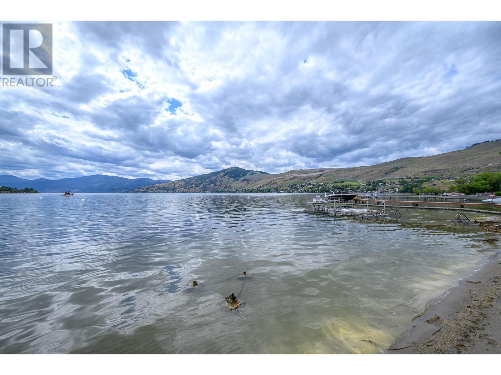 2612 Lakeshore Road, Vernon