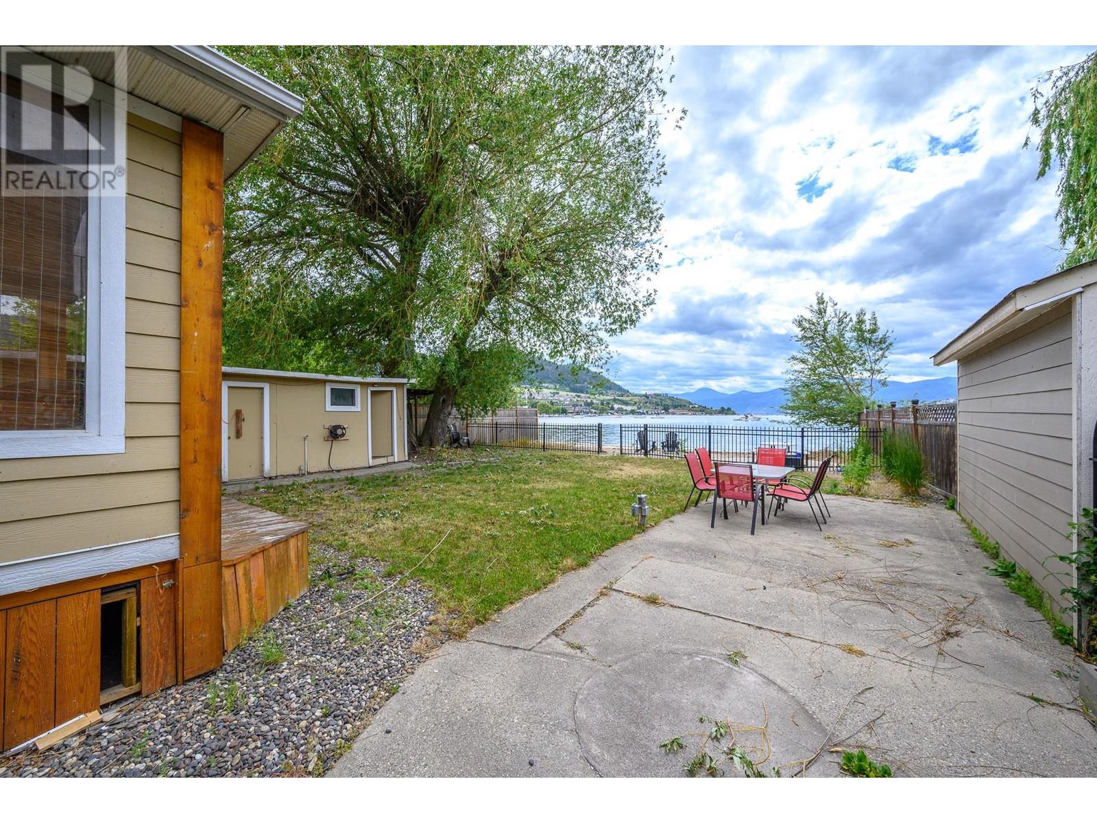 2612 Lakeshore Road, Vernon