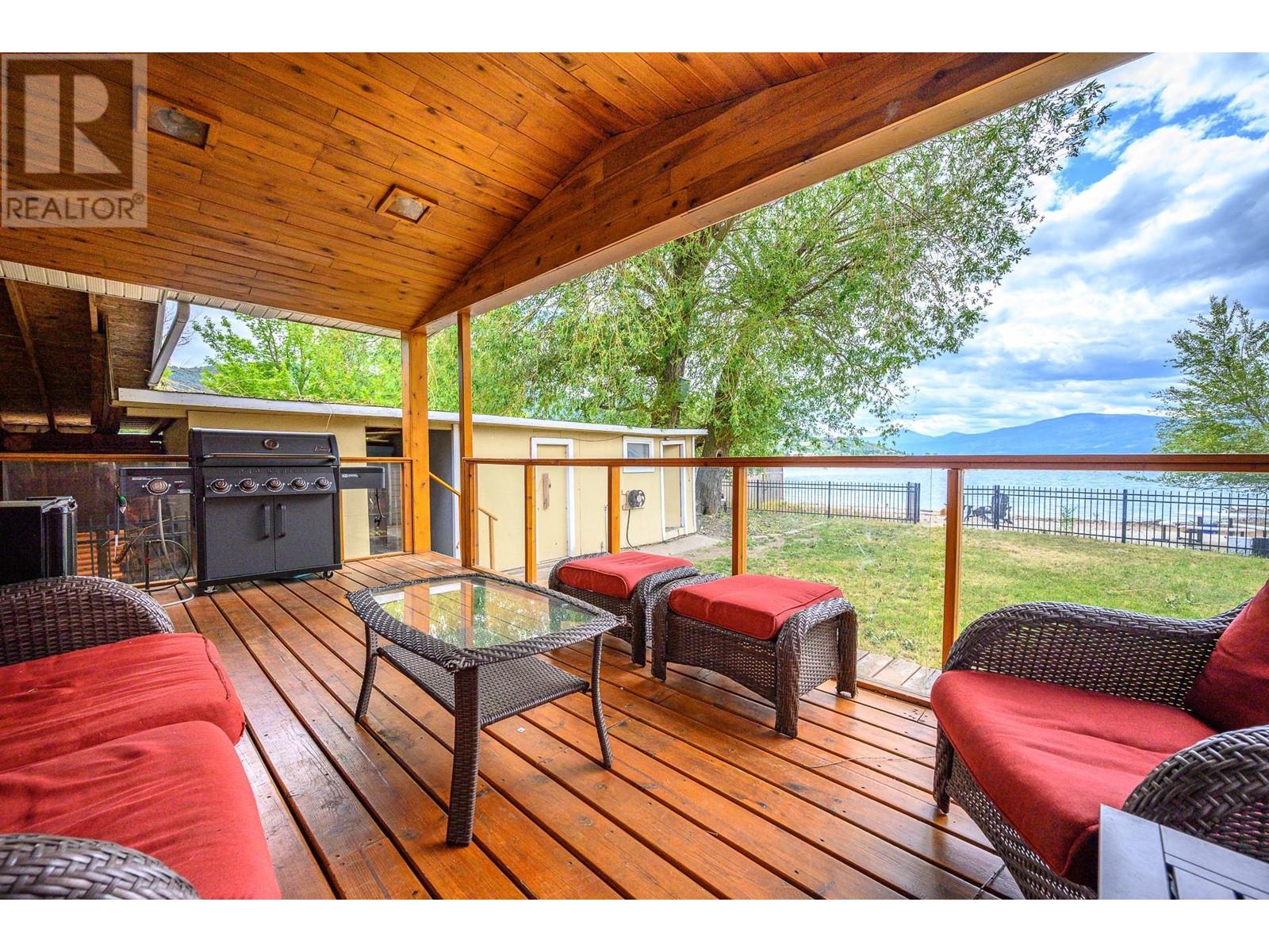 2612 Lakeshore Road, Vernon