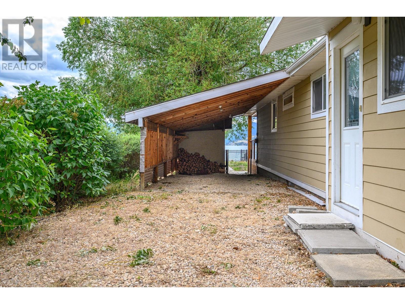 2612 Lakeshore Road, Vernon