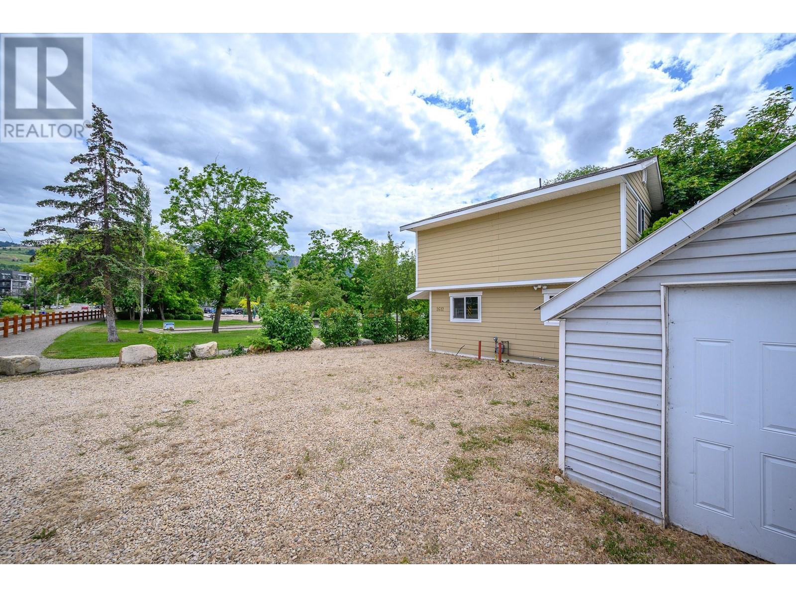2612 Lakeshore Road, Vernon