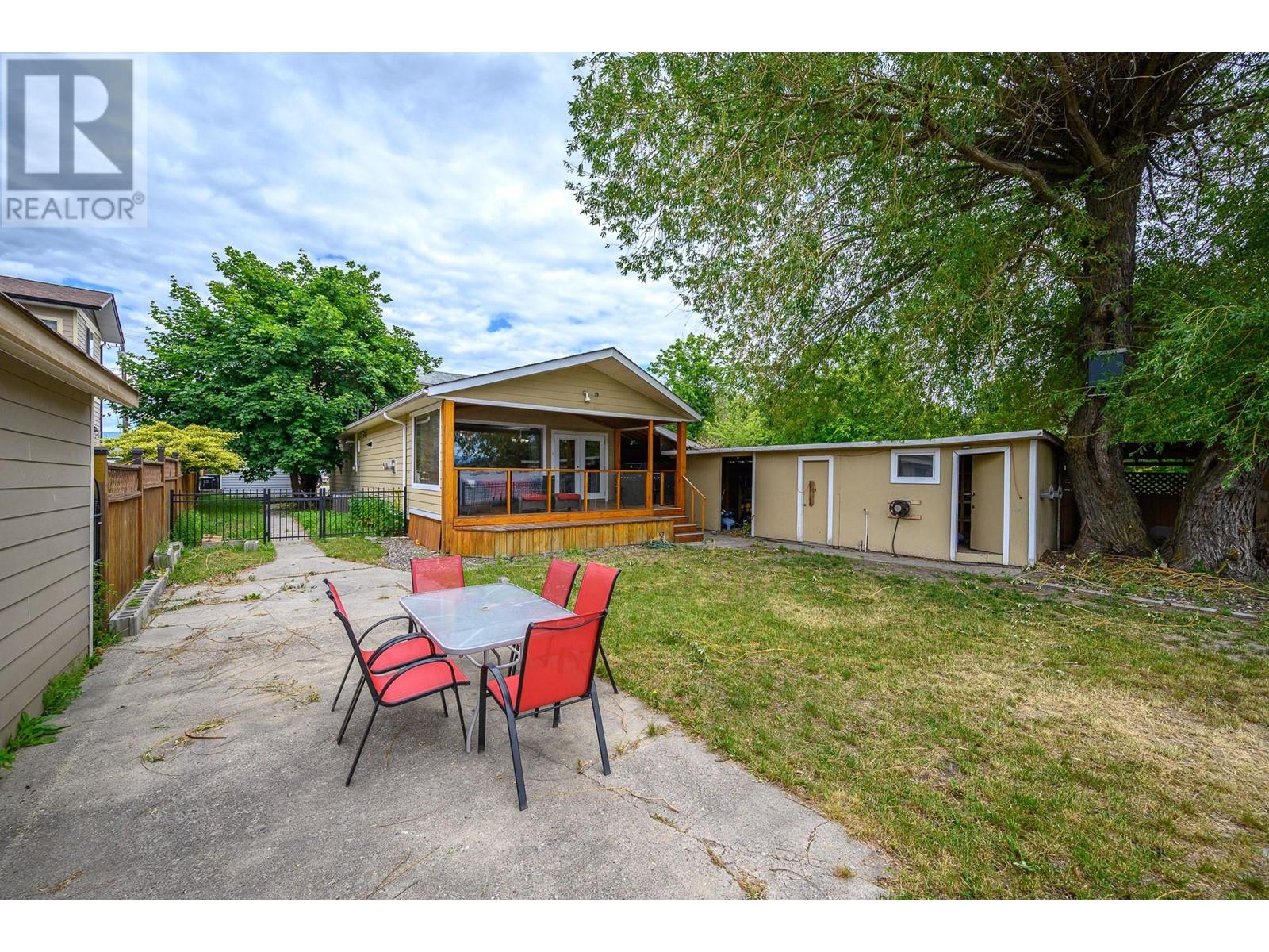 2612 Lakeshore Road, Vernon