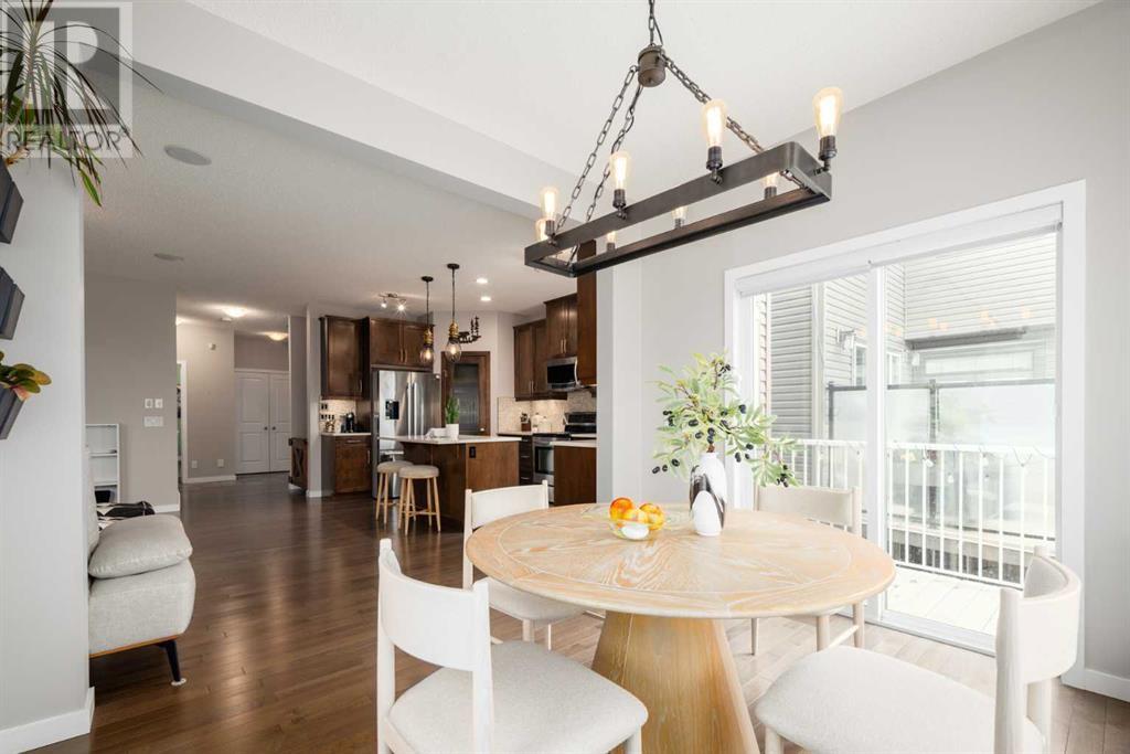 Photo 15 of 133 Cougar Ridge Close Sw, Calgary AB