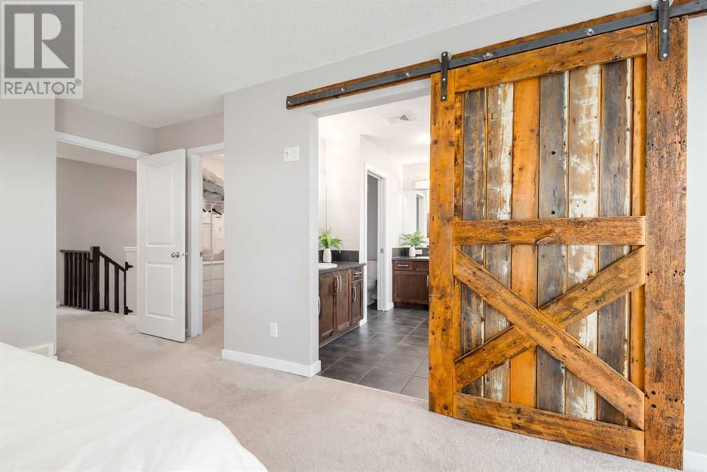 Photo 24 of 133 Cougar Ridge Close Sw, Calgary AB