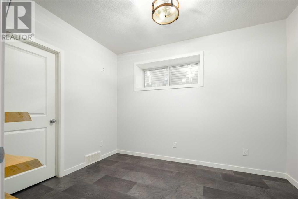 Photo 41 of 133 Cougar Ridge Close Sw, Calgary AB