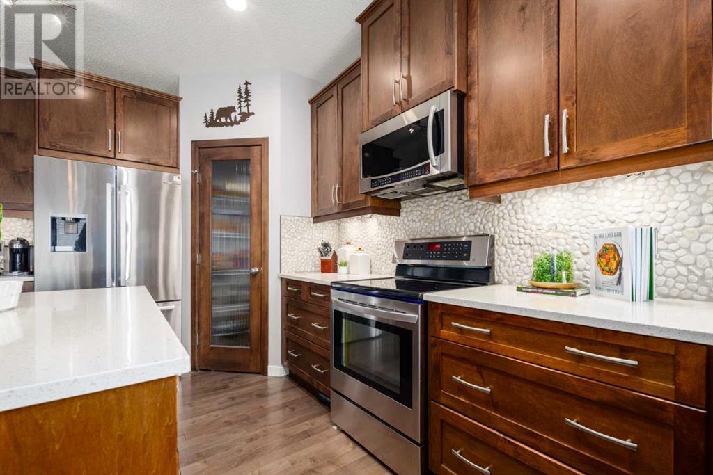 Photo 8 of 133 Cougar Ridge Close Sw, Calgary AB