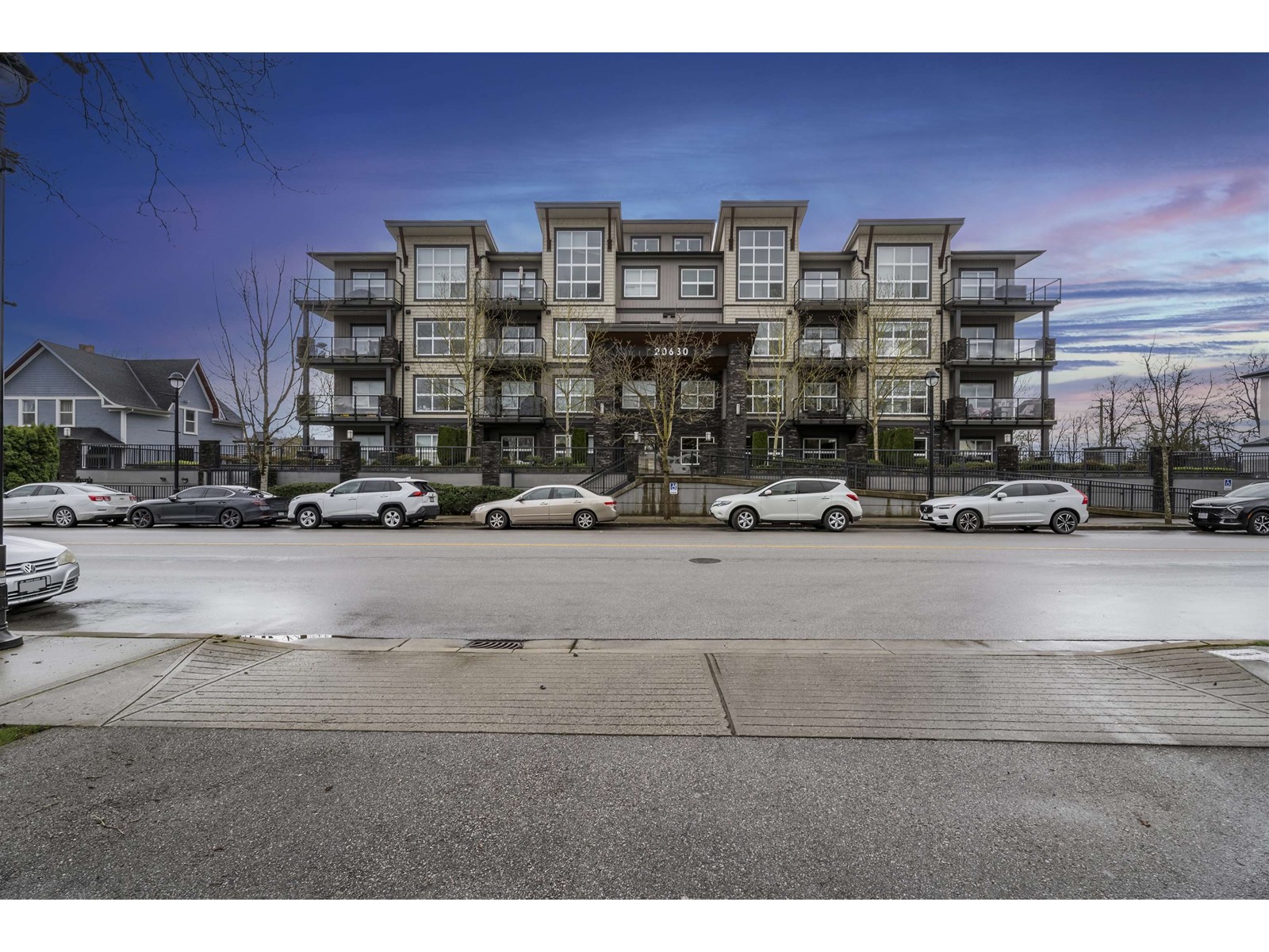 206 20630 DOUGLAS CRESCENT, Langley real estate listing R3013177