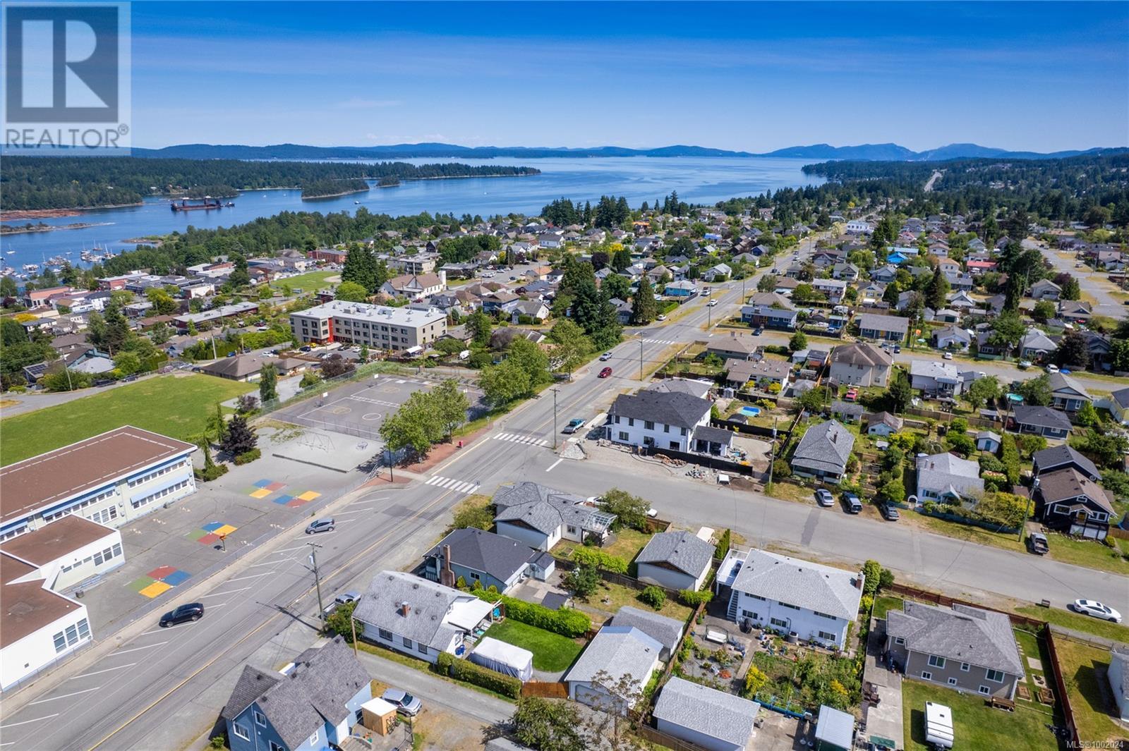 Photo 30 of 816 4th Ave, Ladysmith BC