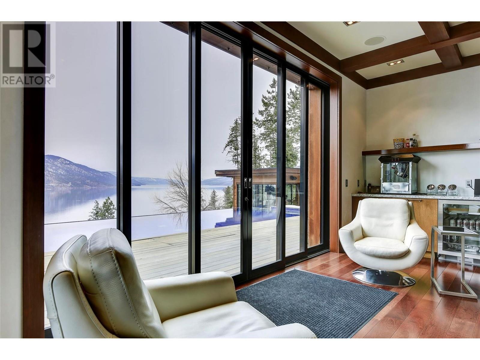 23 180 Sheerwater Court, Kelowna