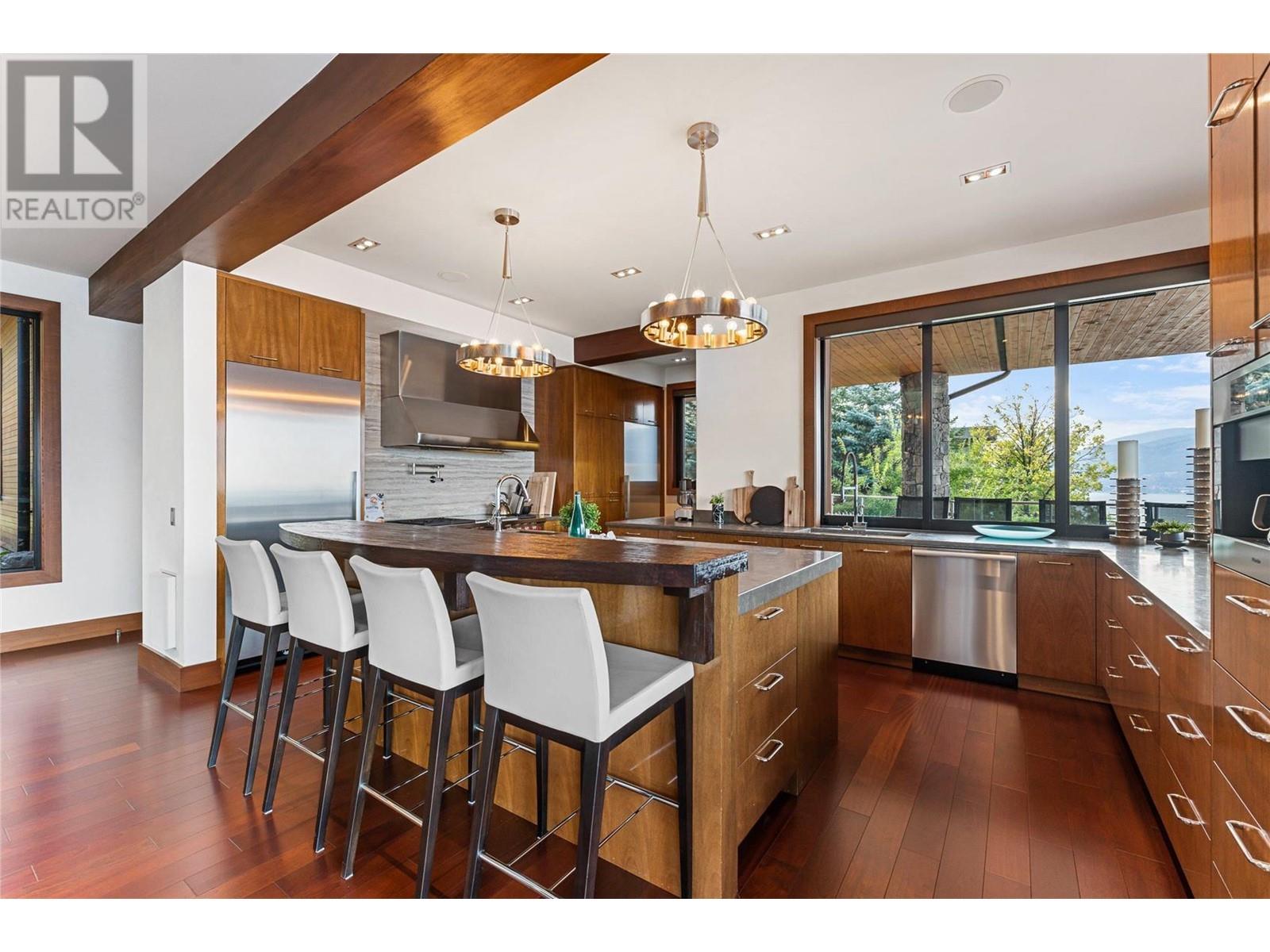 23 180 Sheerwater Court, Kelowna