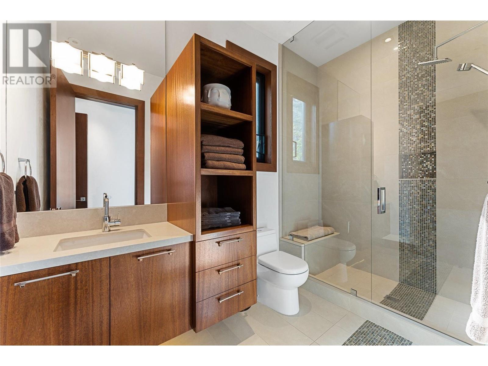 23 180 Sheerwater Court, Kelowna