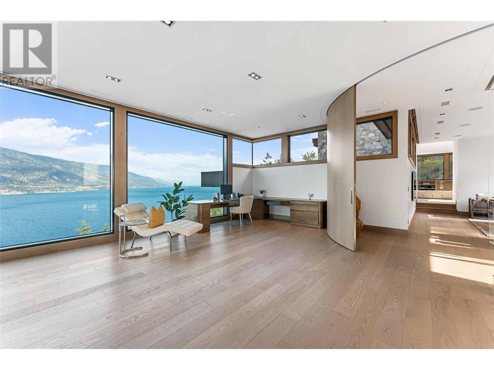 23 180 Sheerwater Court, Kelowna