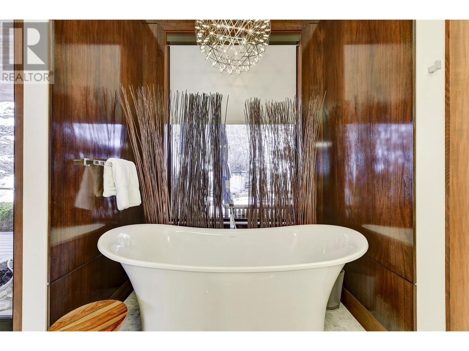 23 180 Sheerwater Court, Kelowna