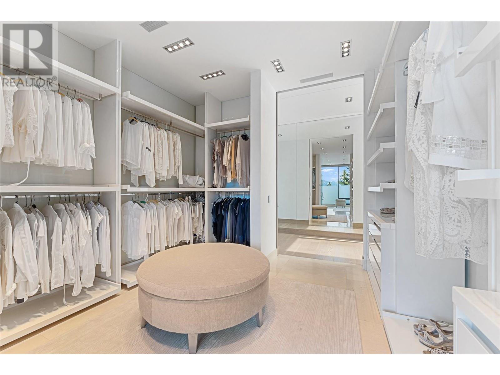 23 180 Sheerwater Court, Kelowna