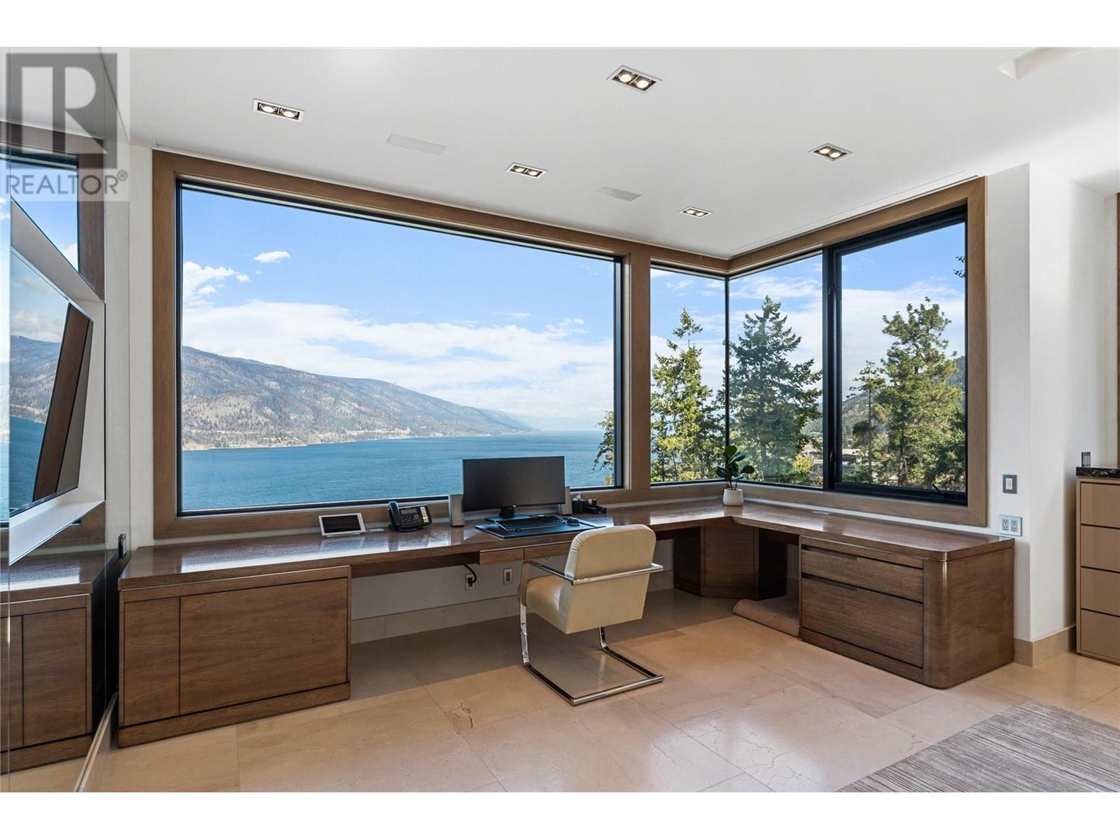 23 180 Sheerwater Court, Kelowna