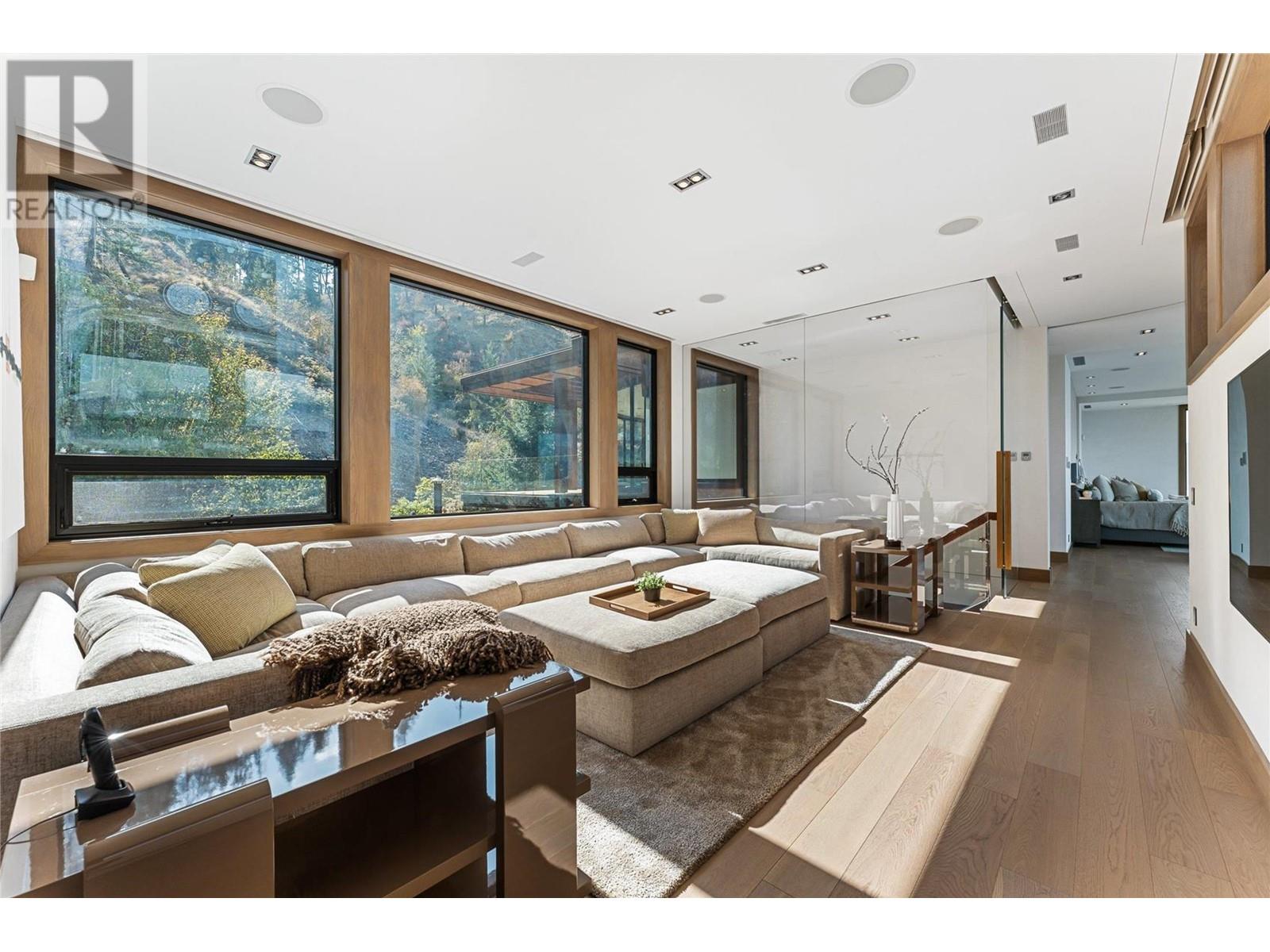 23 180 Sheerwater Court, Kelowna