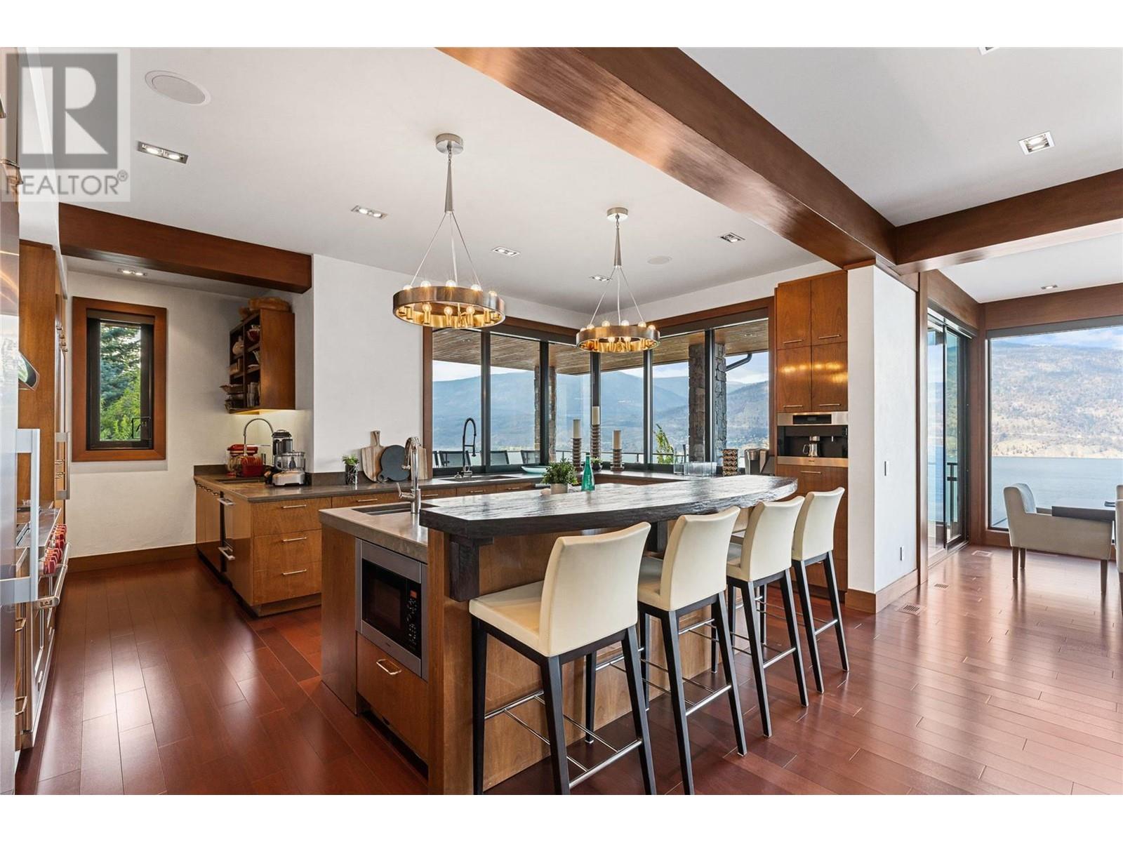23 180 Sheerwater Court, Kelowna