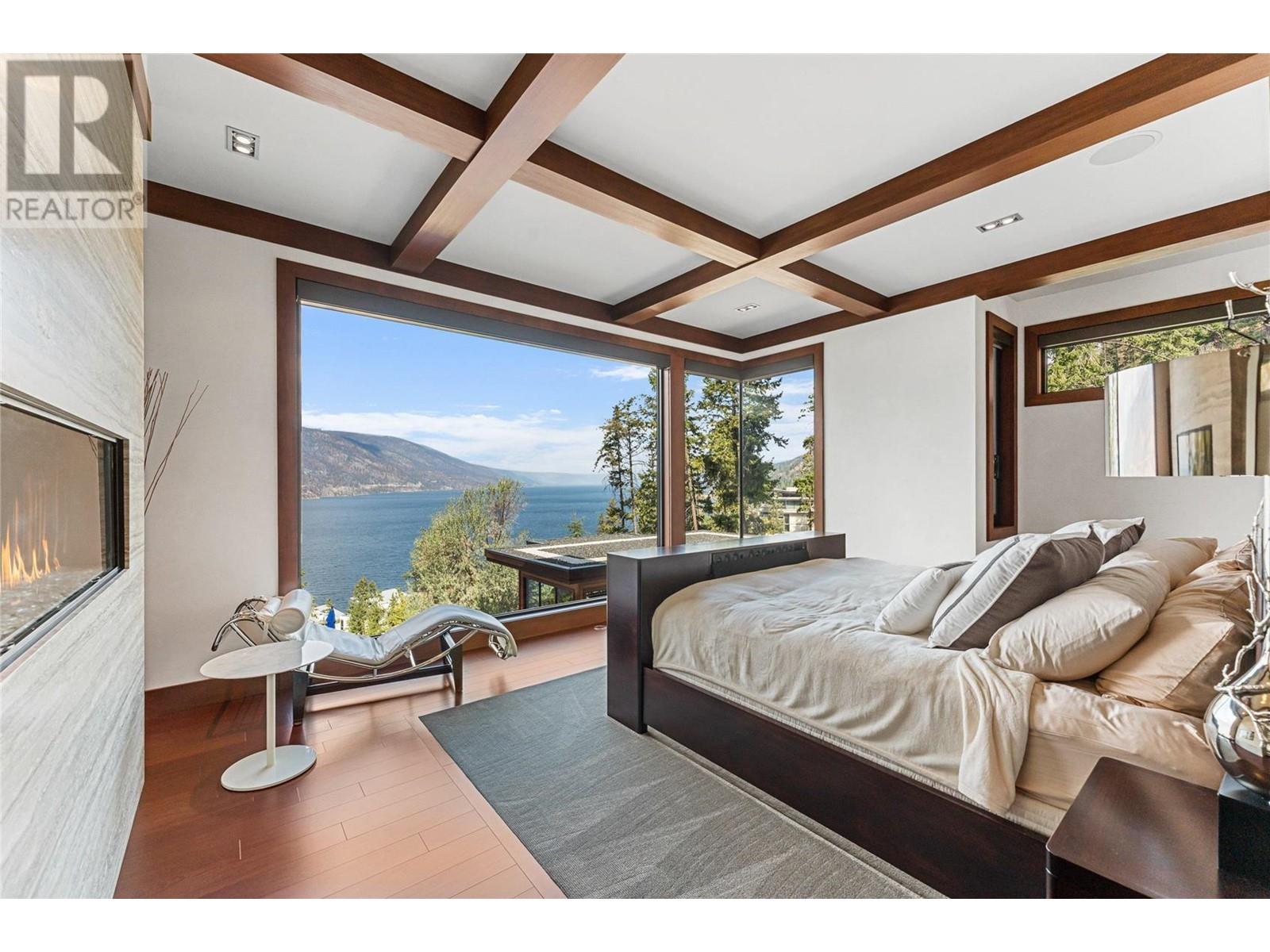 23 180 Sheerwater Court, Kelowna