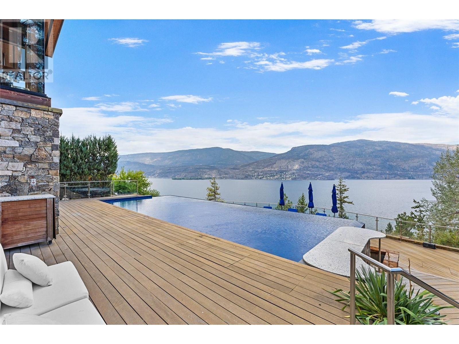 23 180 Sheerwater Court, Kelowna