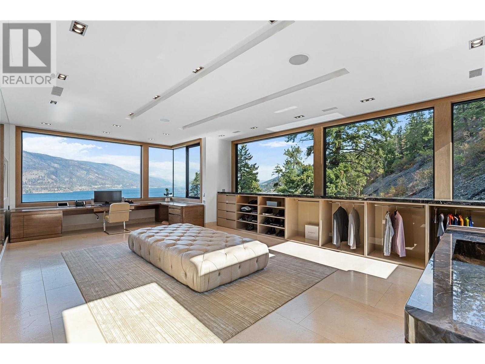 23 180 Sheerwater Court, Kelowna