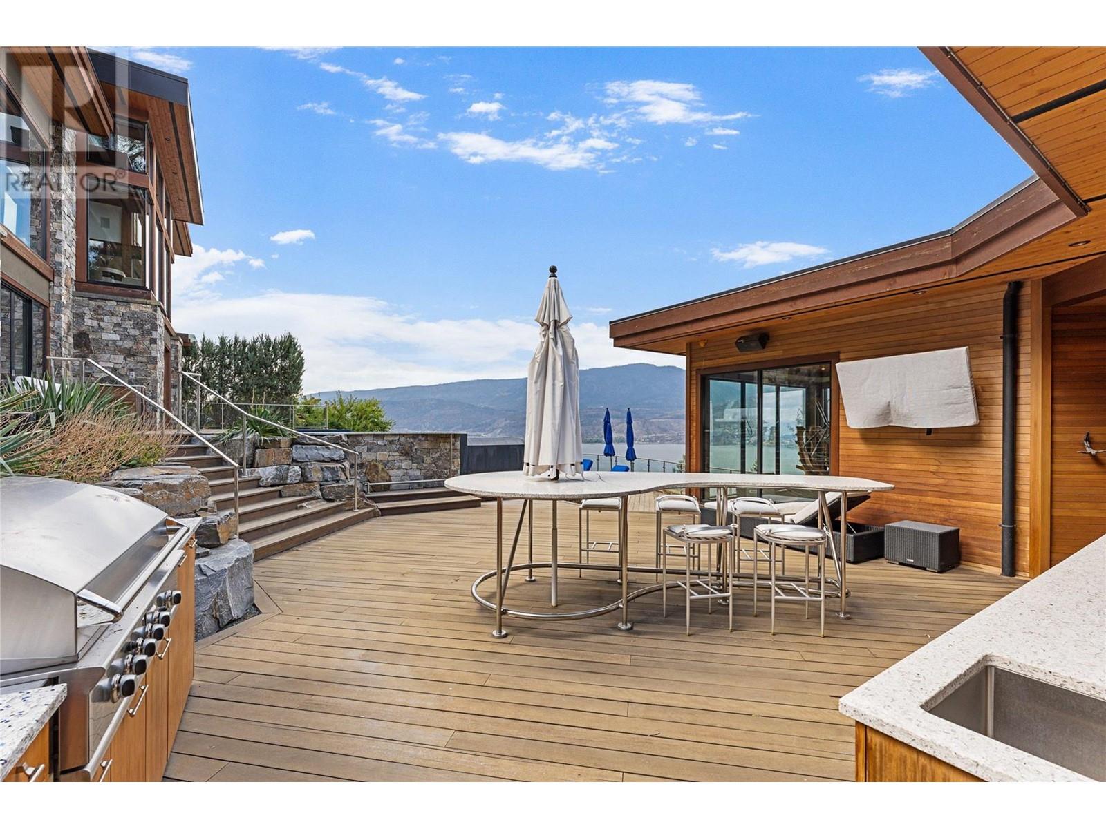 23 180 Sheerwater Court, Kelowna