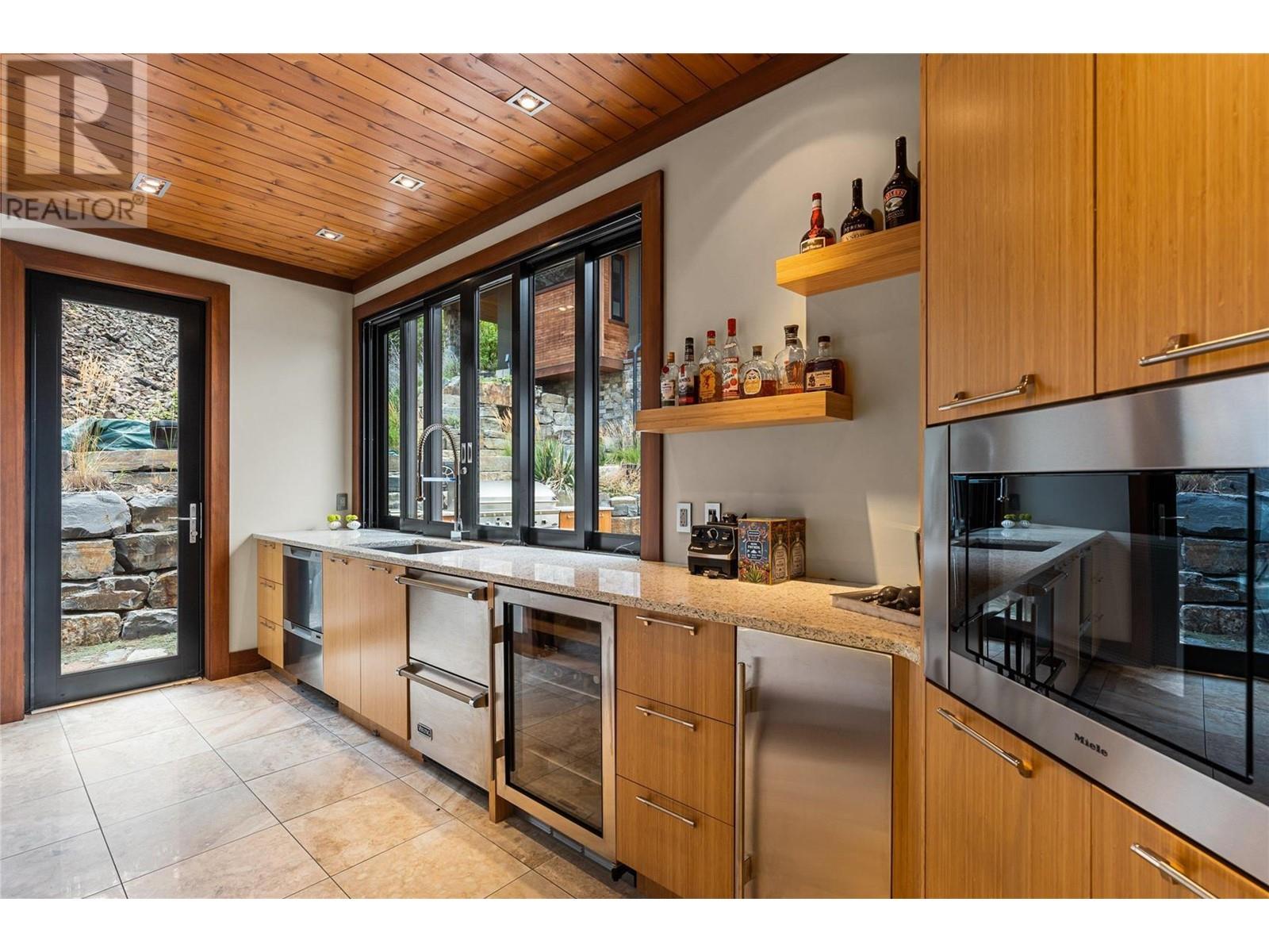 23 180 Sheerwater Court, Kelowna