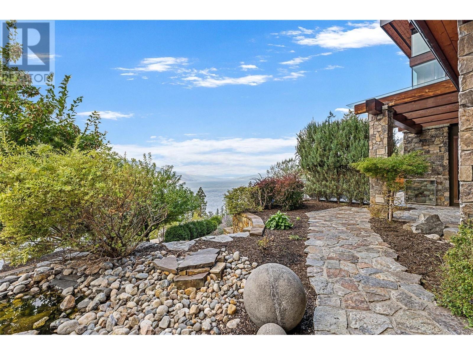 23 180 Sheerwater Court, Kelowna