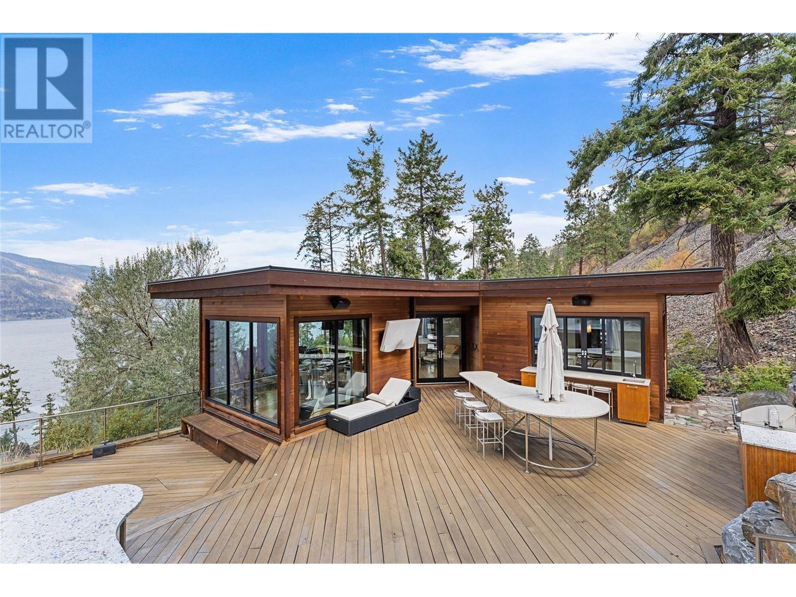 23 180 Sheerwater Court, Kelowna