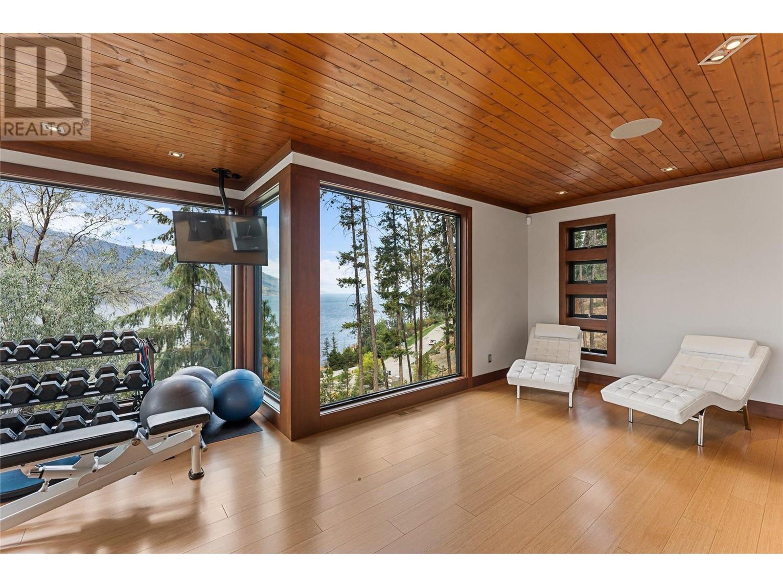 23 180 Sheerwater Court, Kelowna