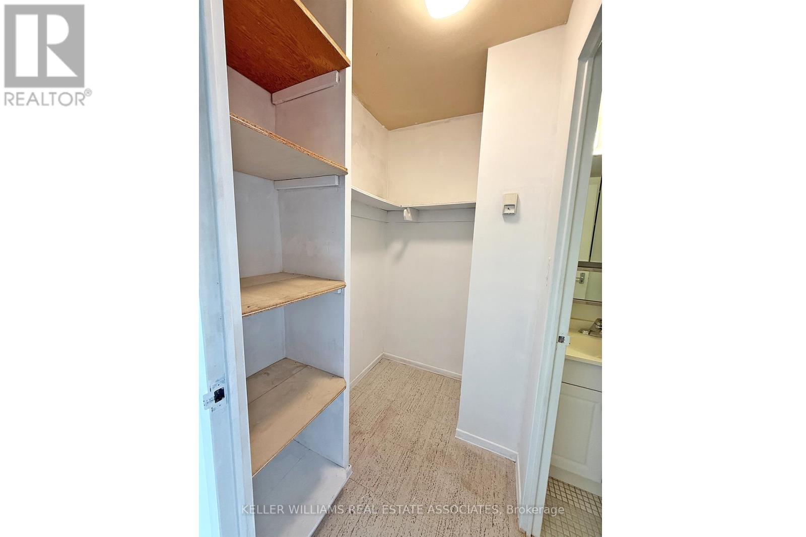 Photo 17 of 1711 40 Homewood Avenue, Toronto ON