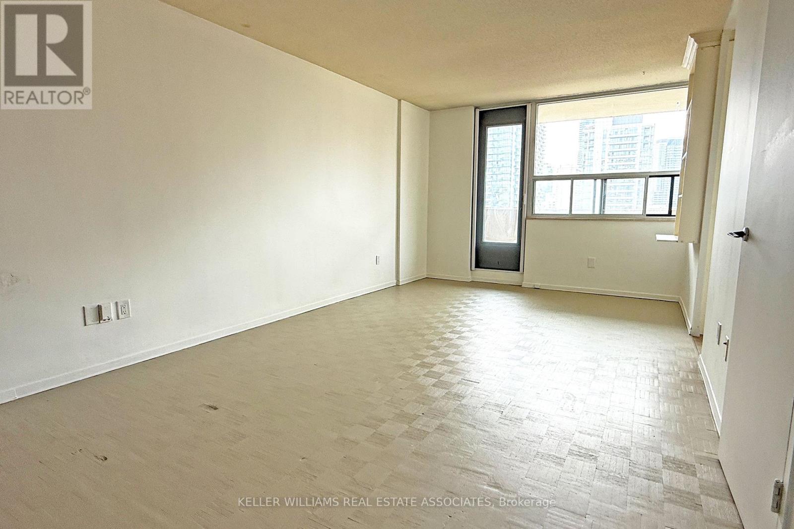 Photo 18 of 1711 40 Homewood Avenue, Toronto ON