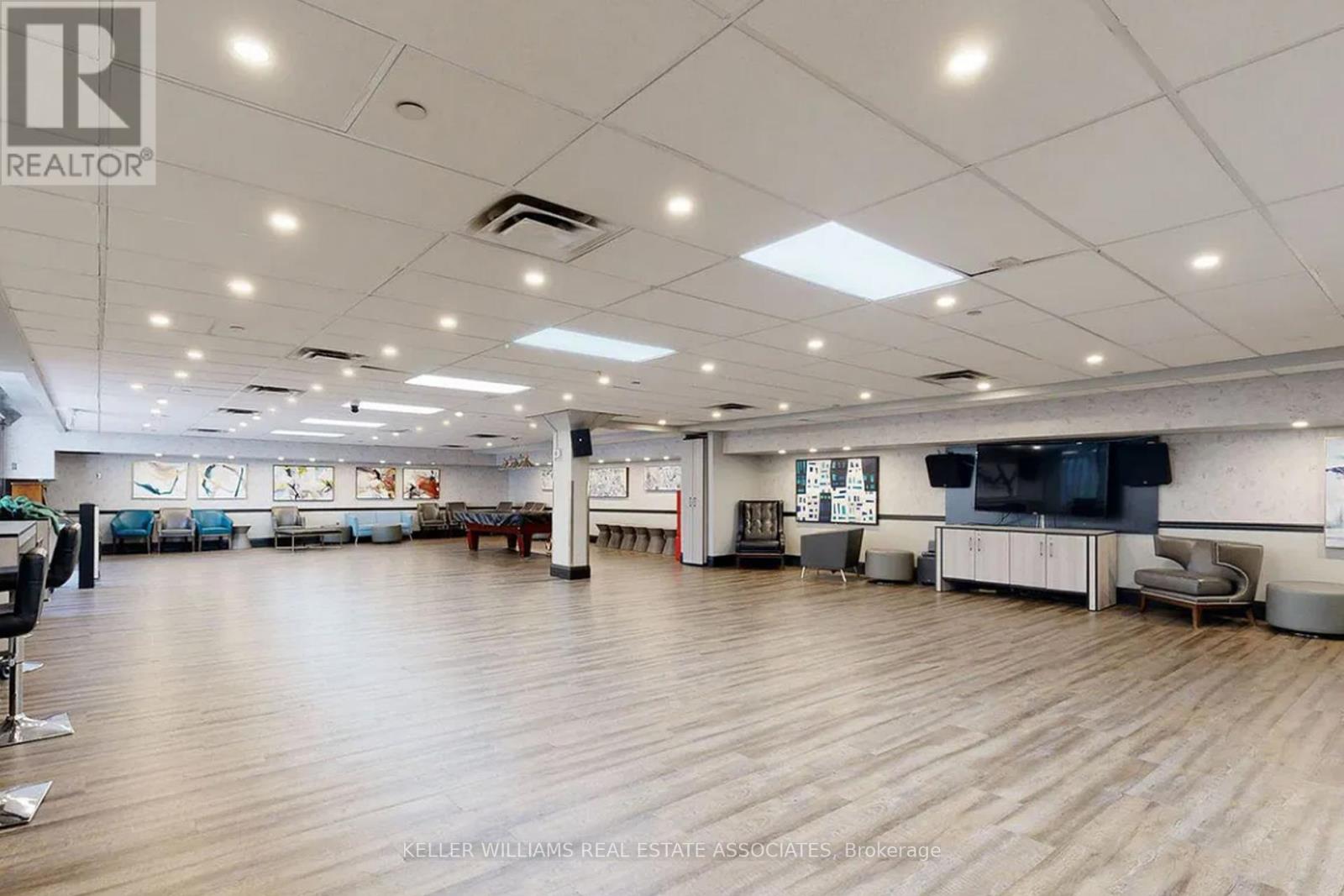 Photo 3 of 1711 40 Homewood Avenue, Toronto ON