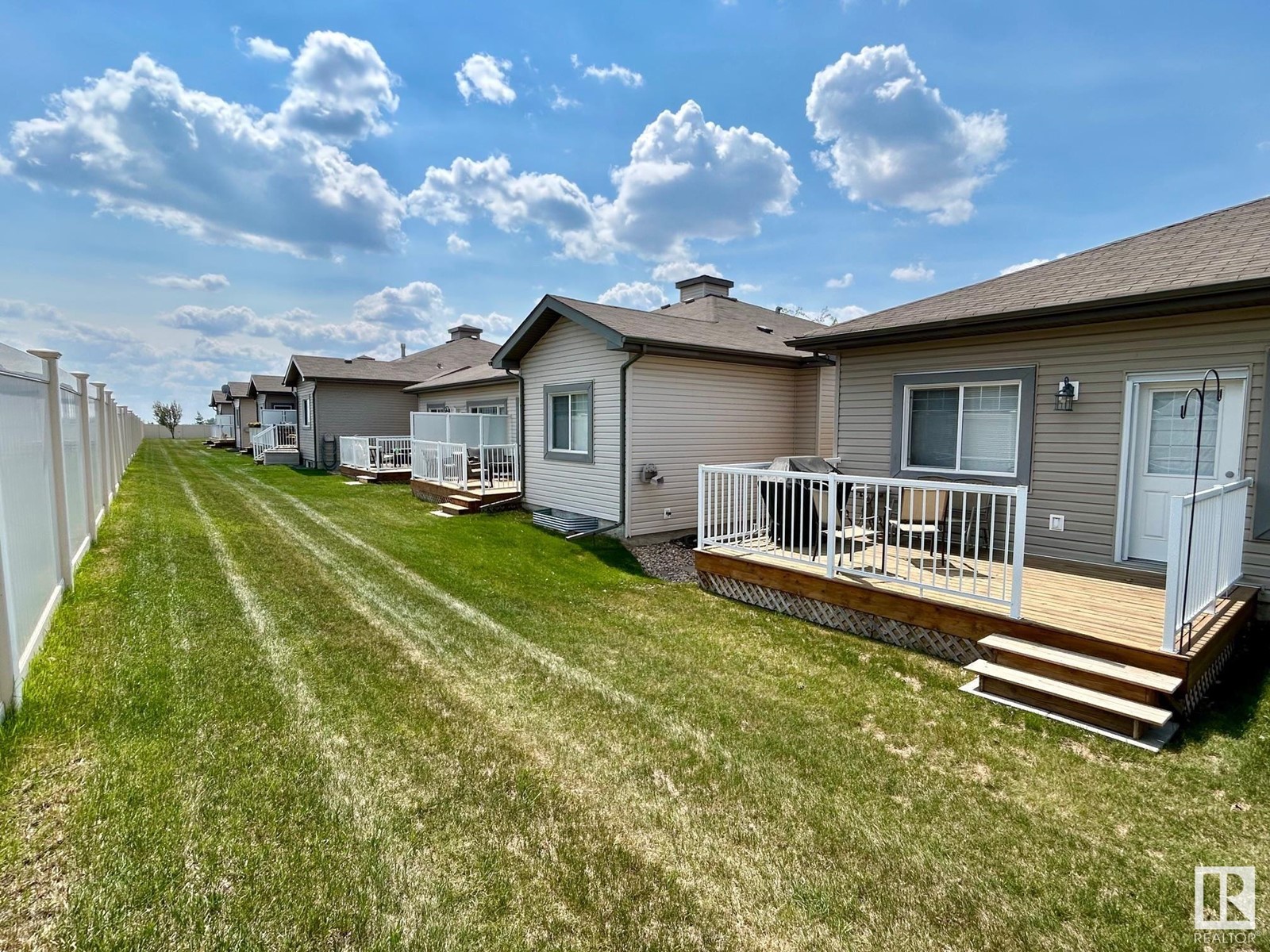 Photo 9 of 6 5021 34 Av, Camrose AB