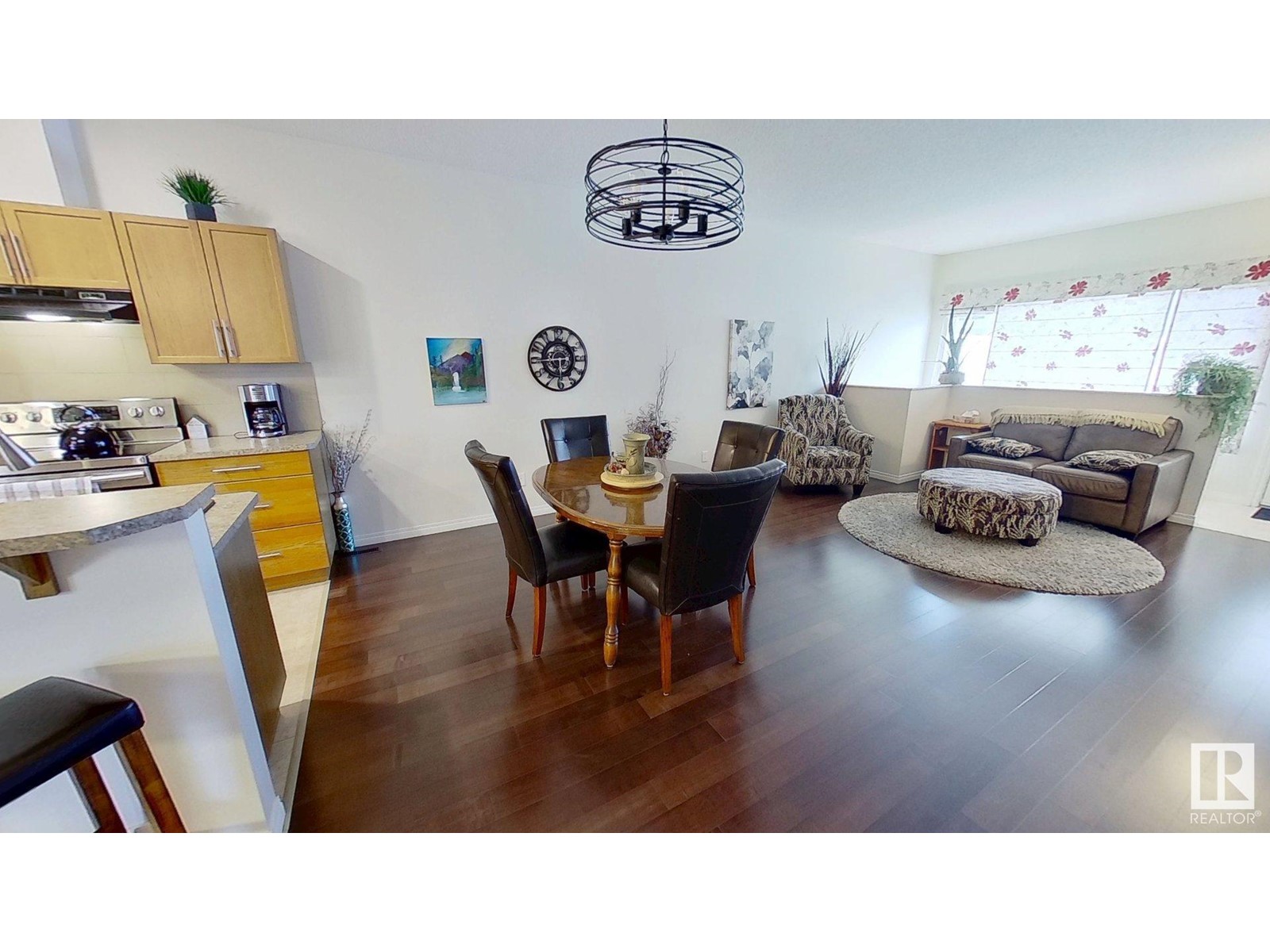 Photo 13 of 6 5021 34 Av, Camrose AB