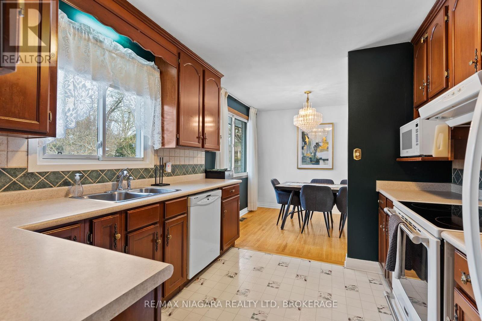 Photo 24 of 305 Centre Street, Niagaraonthelake ON