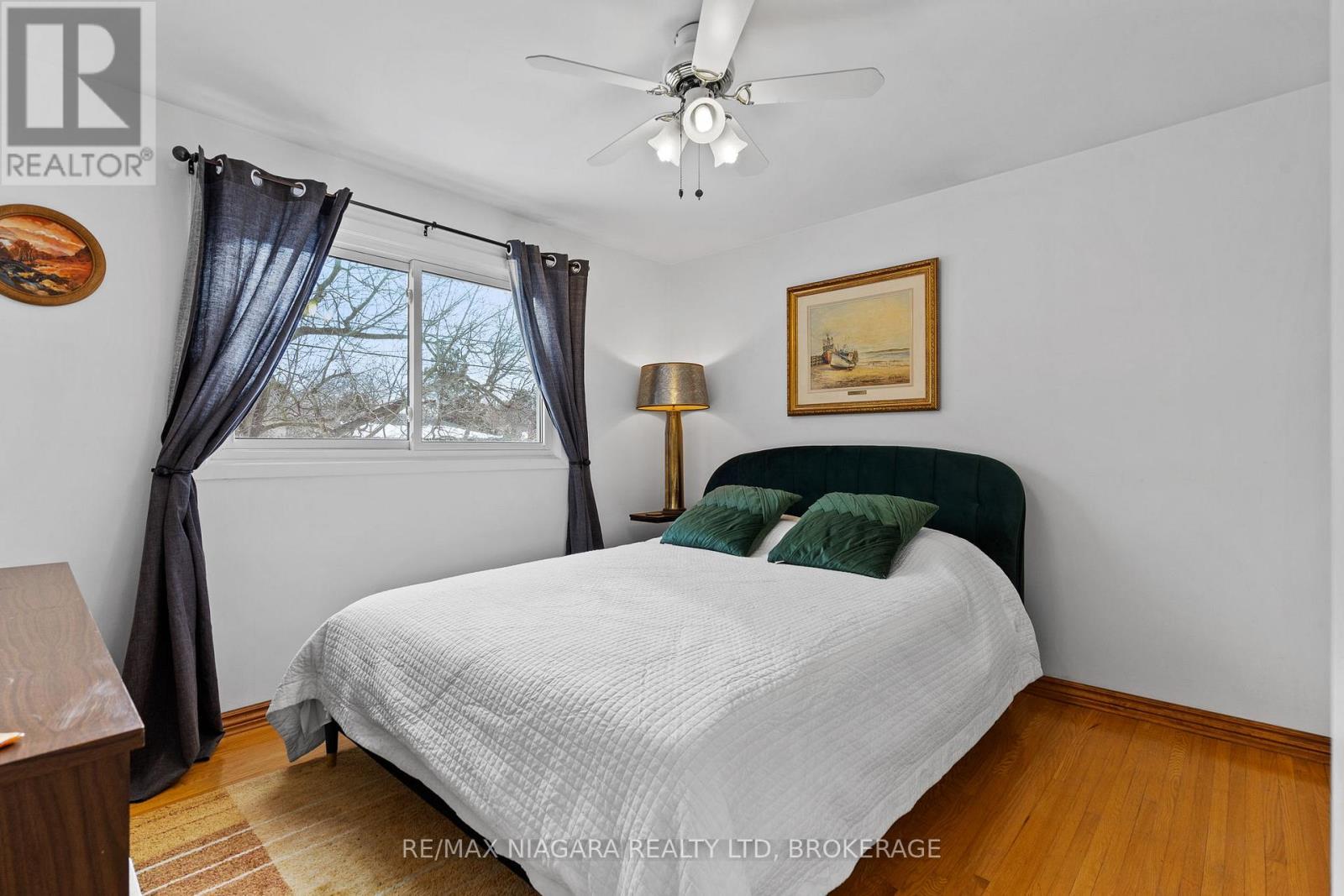 Photo 5 of 305 Centre Street, Niagaraonthelake ON