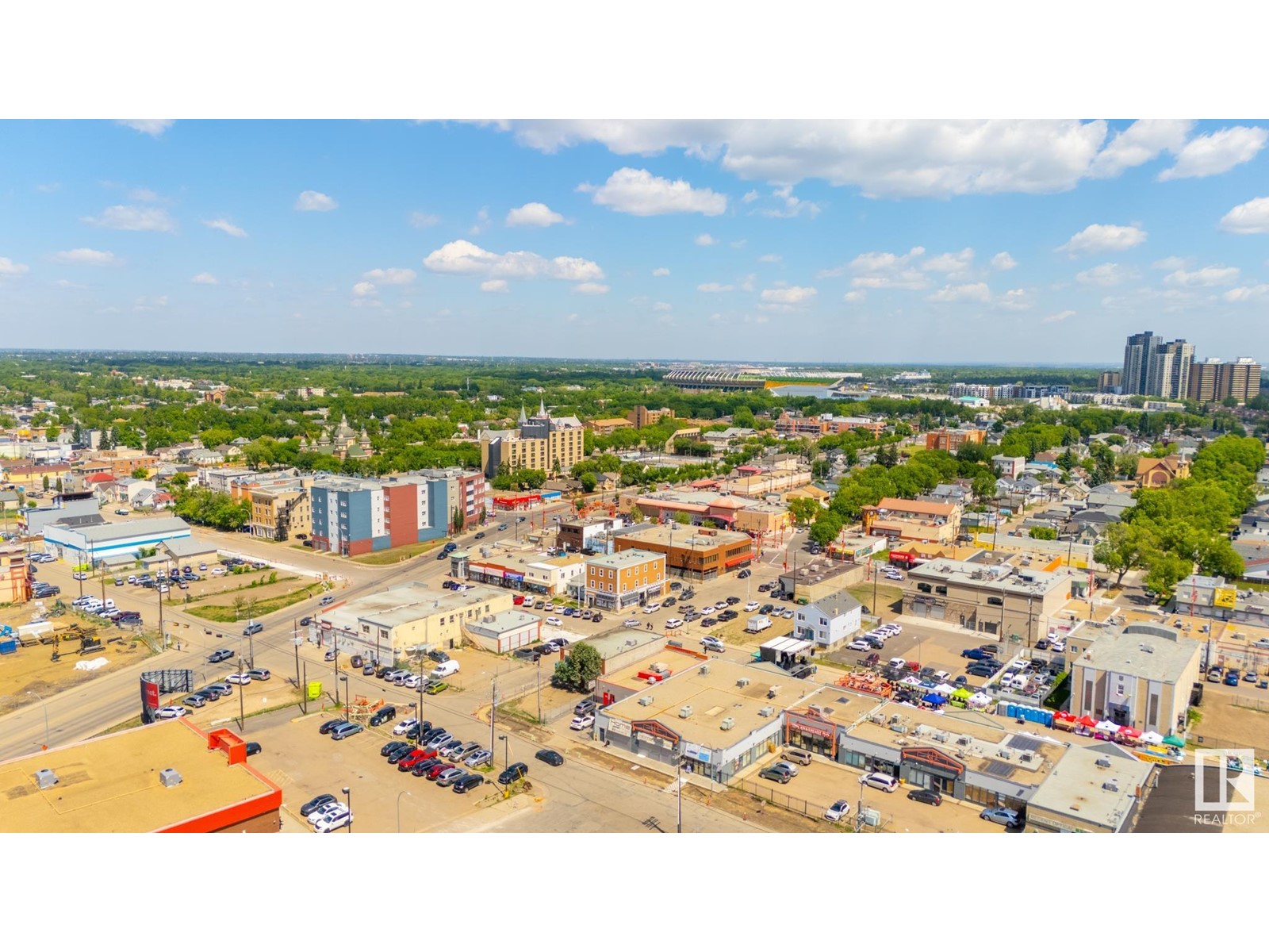 Photo 19 of 10666 98 St Nw, Edmonton AB