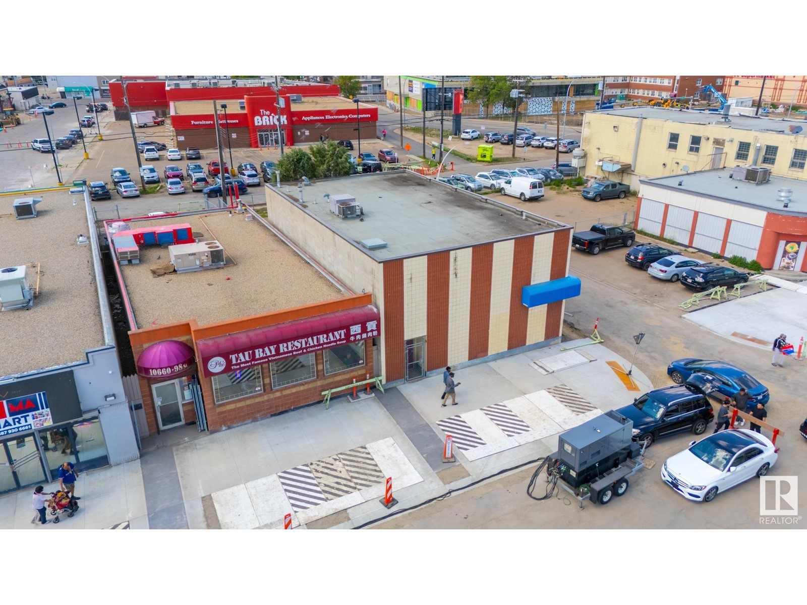 Photo 31 of 10666 98 St Nw, Edmonton AB
