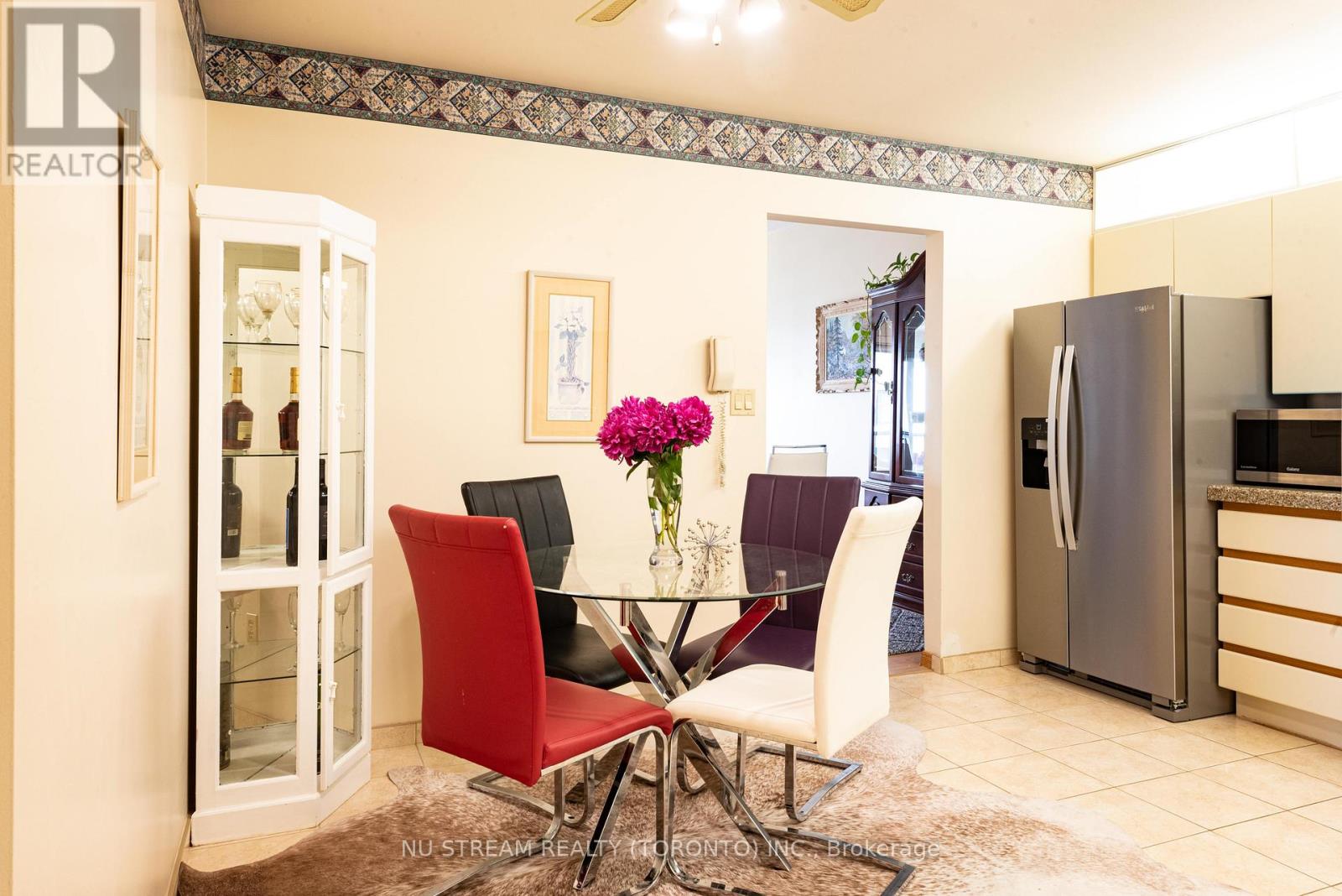 Photo 12 of 905 5151 Riverside Drive E, Windsor ON